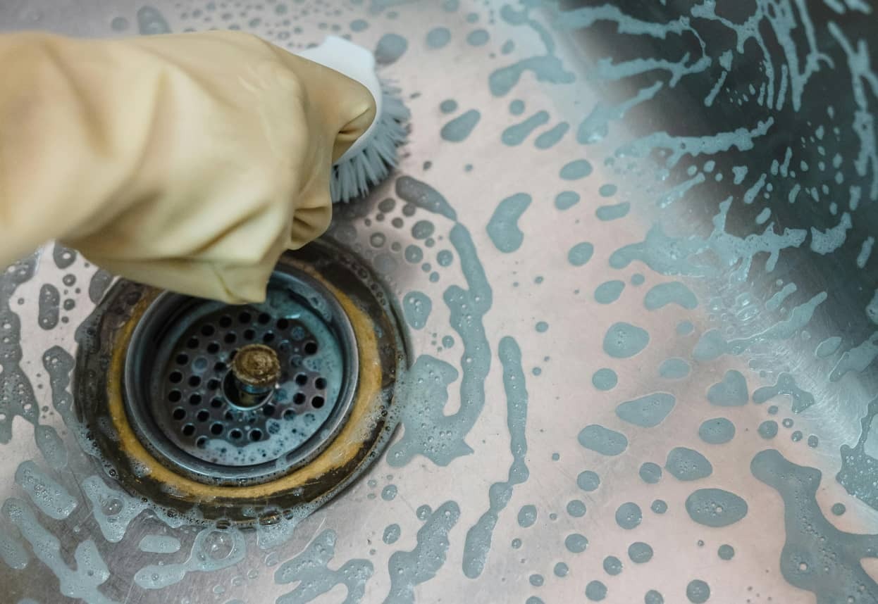 Soluciones para problemas frecuentes en el desagüe del fregadero